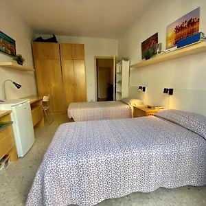 housing-student.topbarcelonahotels.com/